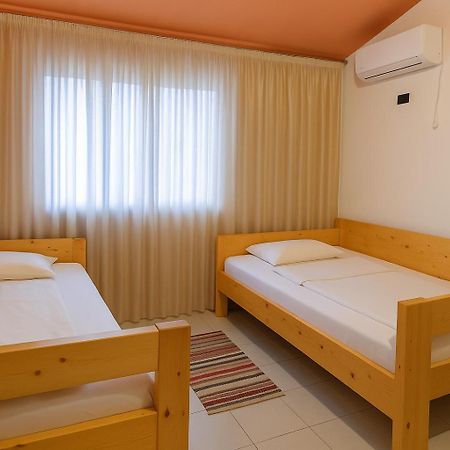 Cozy Big Apartment With Balcony Тирана Екстер'єр фото