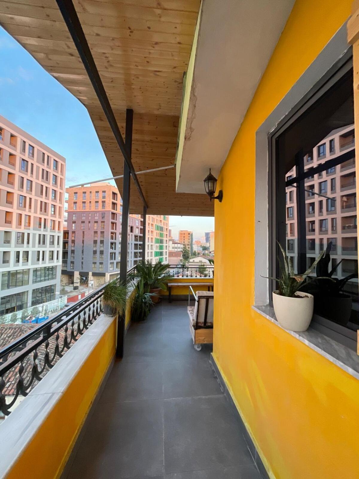 Cozy Big Apartment With Balcony Тирана Екстер'єр фото