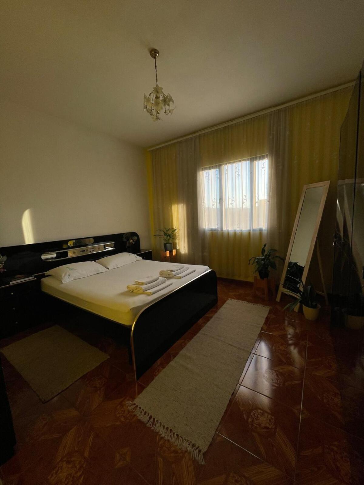 Cozy Big Apartment With Balcony Тирана Екстер'єр фото