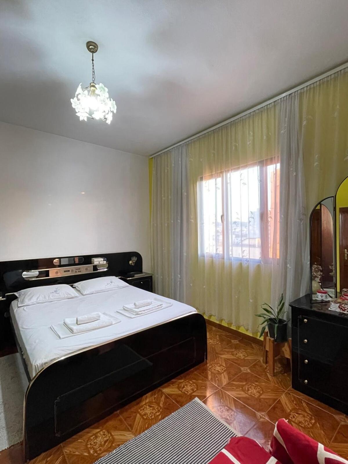 Cozy Big Apartment With Balcony Тирана Екстер'єр фото