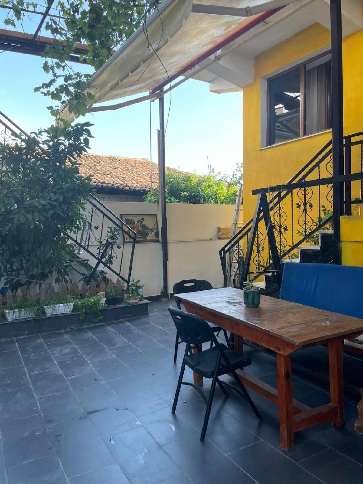 Cozy Big Apartment With Balcony Тирана Екстер'єр фото