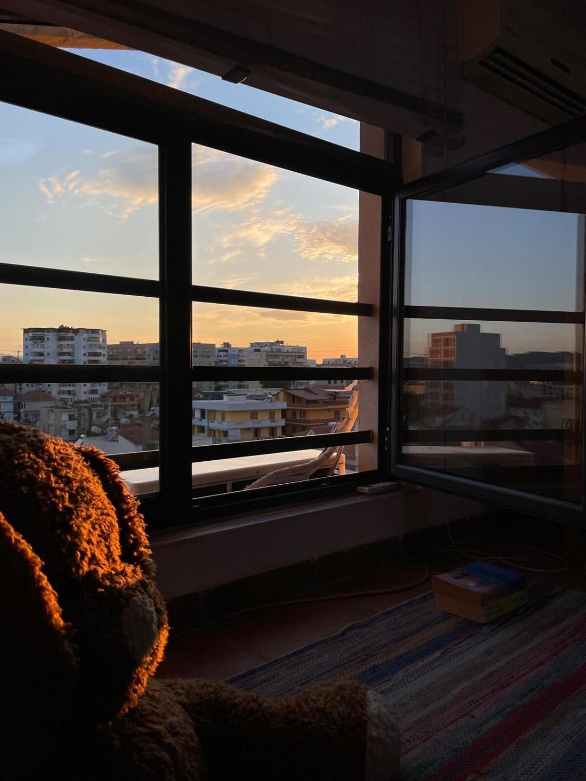 Cozy Big Apartment With Balcony Тирана Екстер'єр фото