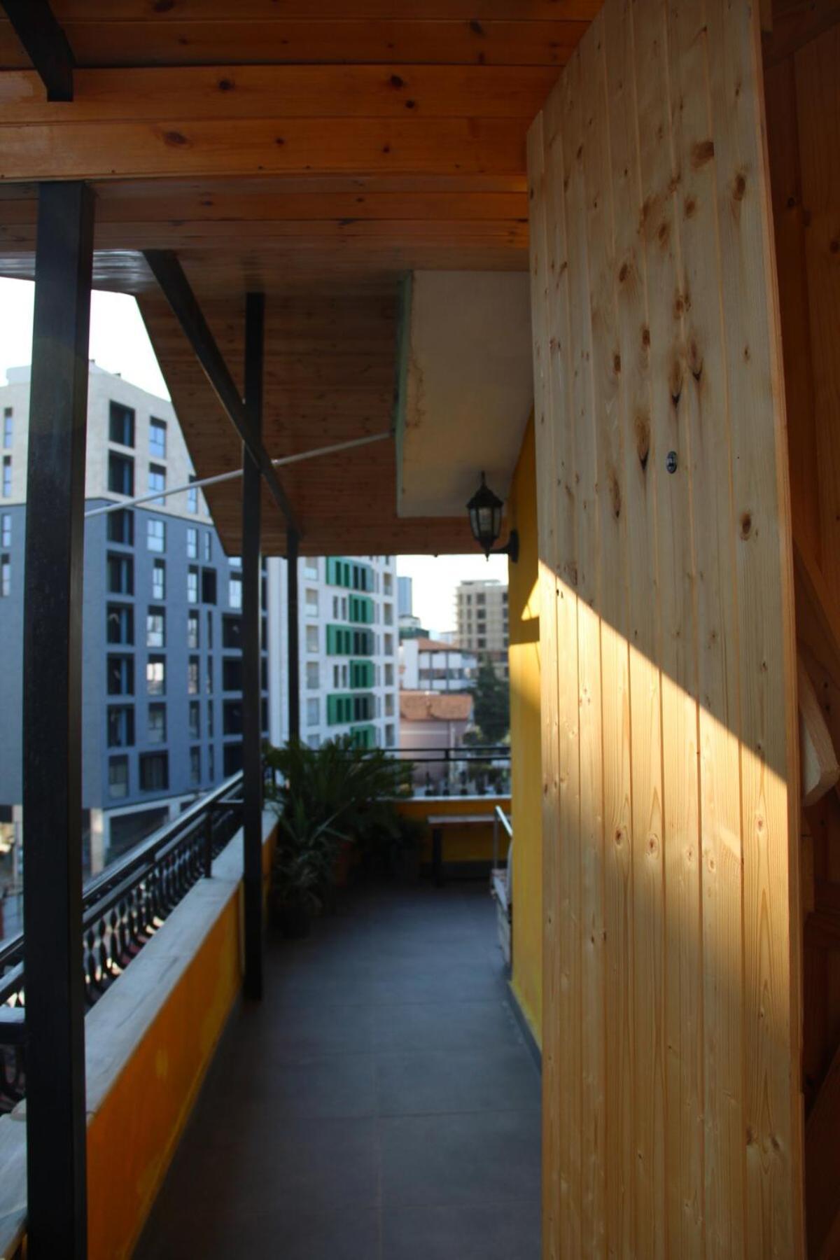 Cozy Big Apartment With Balcony Тирана Екстер'єр фото